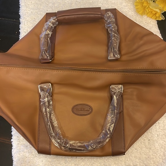 New Espresso Brown Carry-on Travel Luggage with inside Pockets 👜